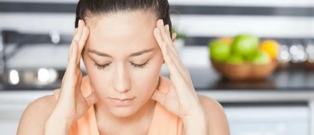 诗采春 偏头痛20年，脑袋一周炸一次，是什么样的体验？