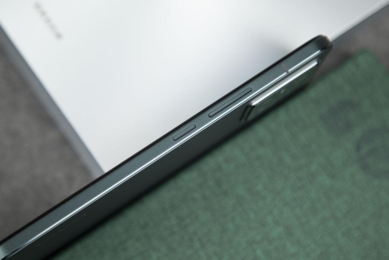 上官从云|vivo S10 Pro手机评测：自拍不该只有新花样 自然美才是真的美