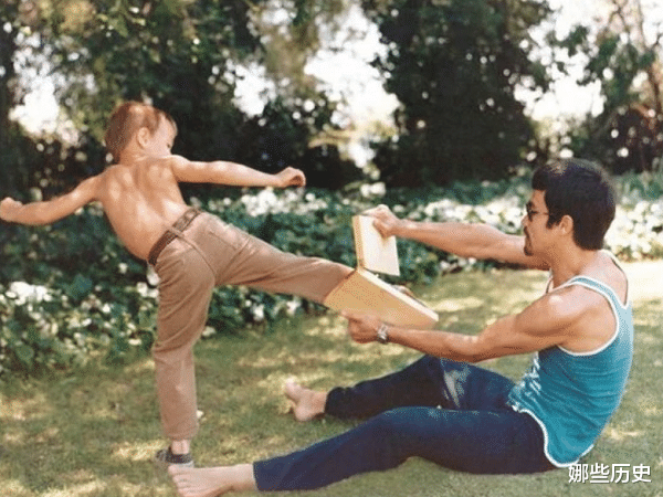 李小龙|当年李小龙去世后，妻子遭骗儿子被害，唯一的女儿如今怎样