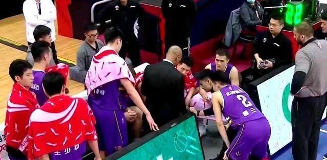 山西男篮|11分5助攻！廖三宁疯狂输出难救主 张帆忽然断电 马布里遭遇三分雨