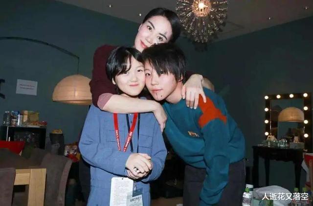 赵雅芝|50岁的李亚鹏醉酒后爆料“天后”王菲的别墅里摆满了谢霆锋的照片