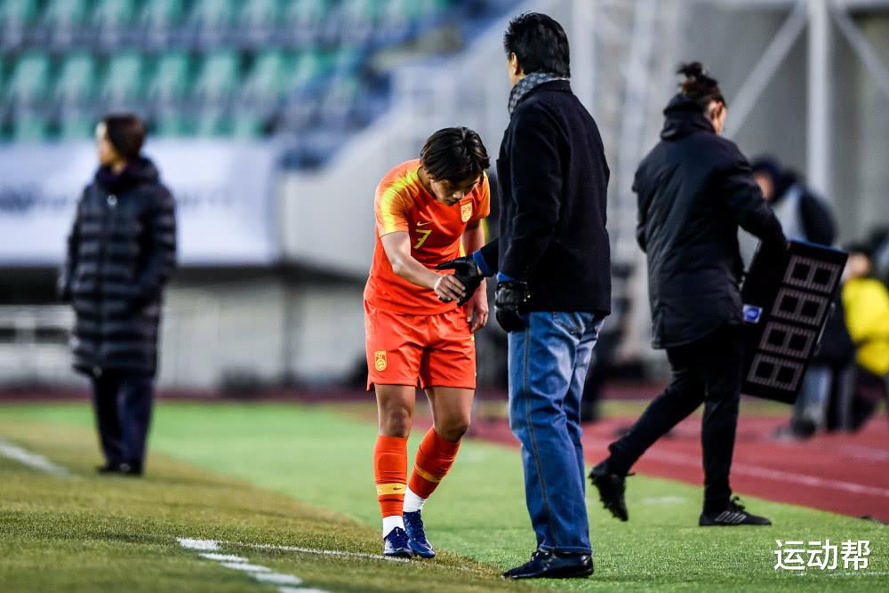 王霜|王霜！请抬起你高昂的头！你就是中国足球最大的明星