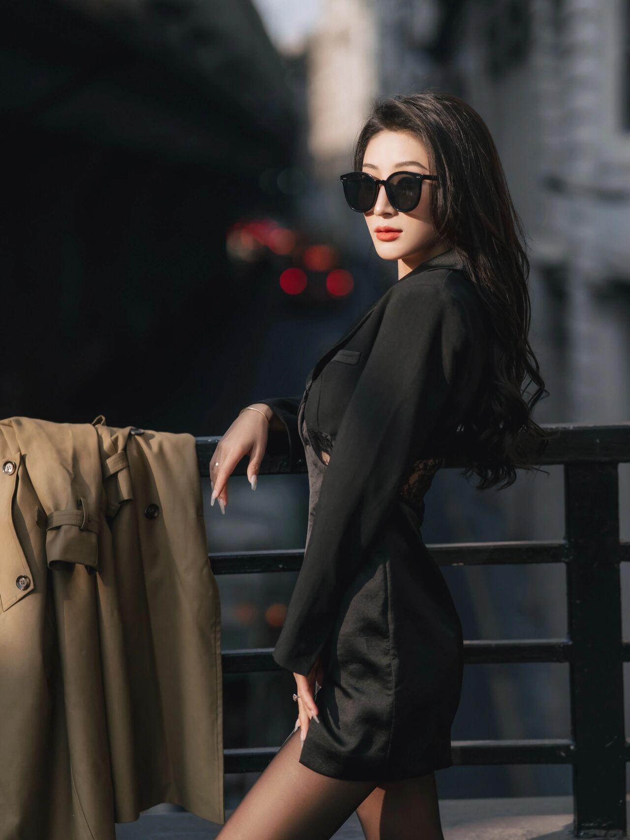 |辛辛苦苦做成绩，同事却当领导面挑三拣四，该怎么办