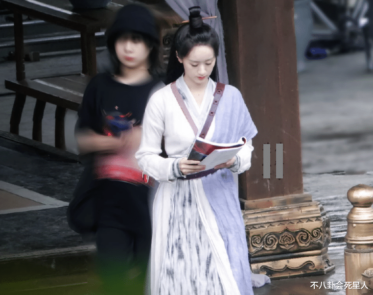 江雪|?最新女星古装路透：热巴红赵露思红衣比美，看到鞠婧祎我沉默了