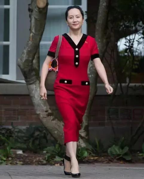 打底裤|孟晚舟“霸气出庭”照太惊艳！换黑长直新发型，白到发光更显气质