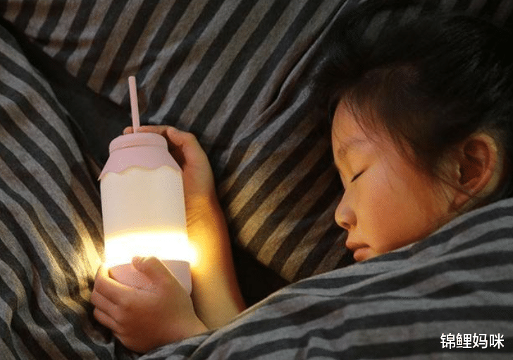 锦鲤妈咪|宝宝害怕家中有“鬼”，宝妈表示没有吓他，娃胆小又爱乱想怎么办