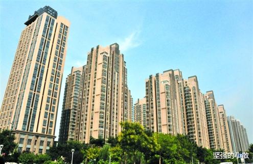 购房置业|高层住房有4个“弊端”，大批人“搬离”，业主：不安全、不保值