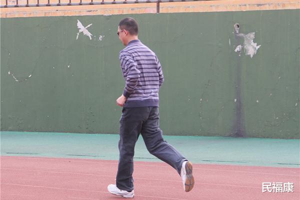 跑步|晨跑和夜跑，究竟哪个更养生？关于跑步的几点建议，请查收