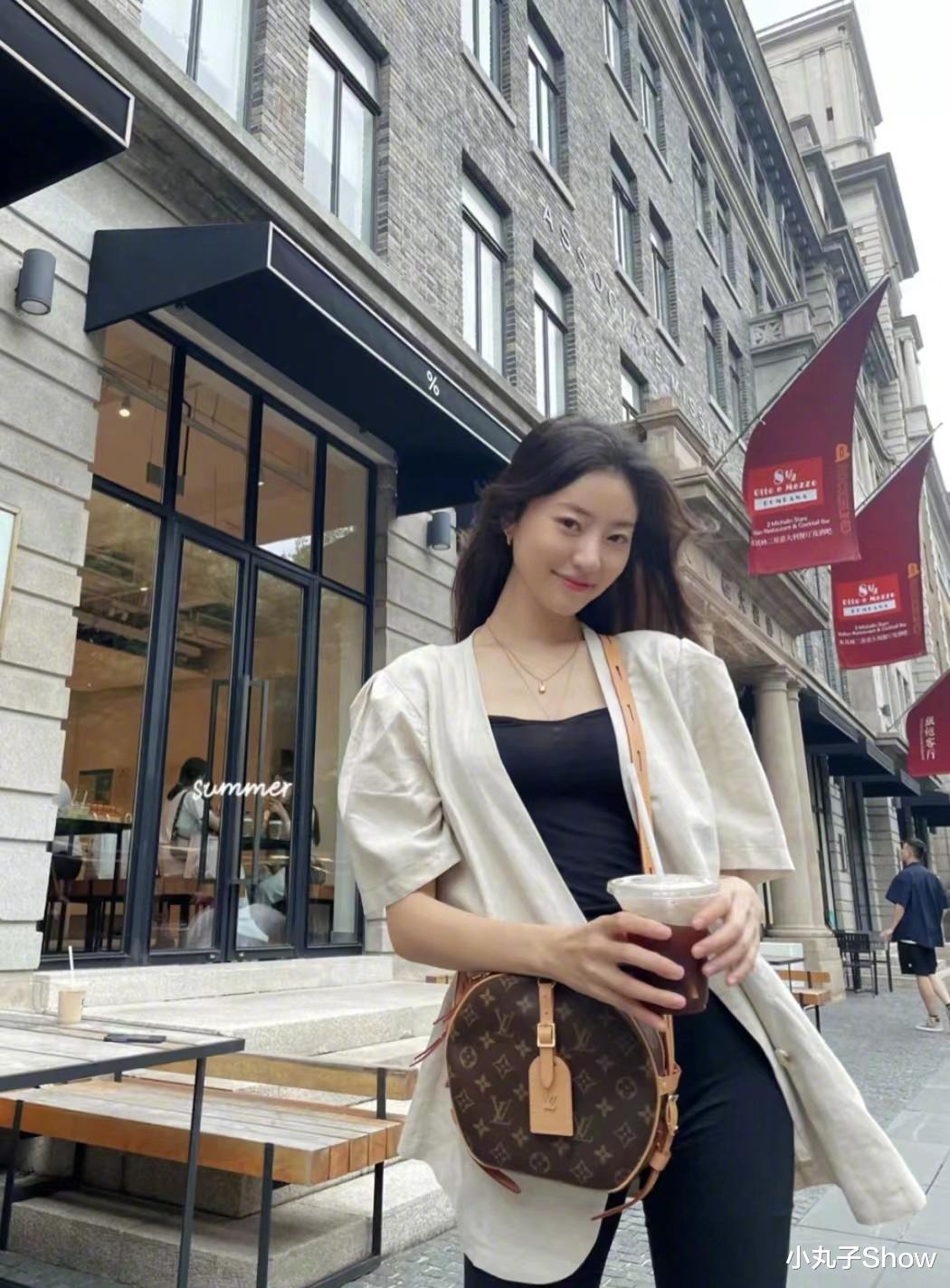 张国荣|模特纪凌尘官宣新恋情,女友长相清纯,身材不逊色前女友阚清子