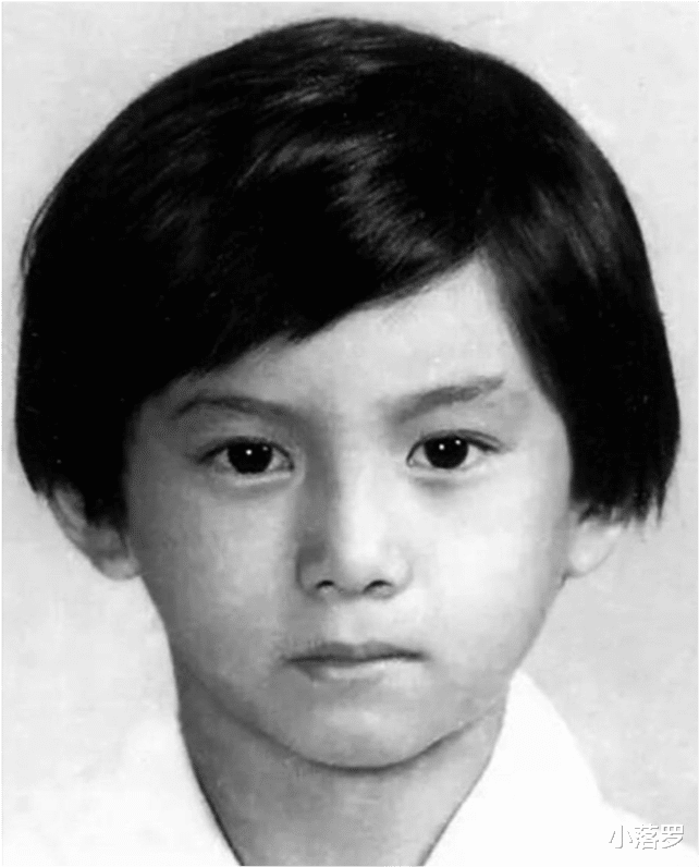 小姐姐|明星小时候照片：张国荣梅艳芳、成龙邓丽君、谢霆锋王菲、李小龙、郭德纲