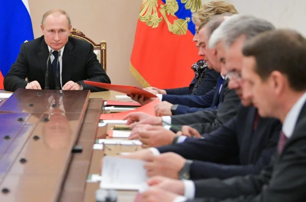 俄羅斯選舉結束，外交部祝賀不到24小時，“普京接班人”刷屏-圖2