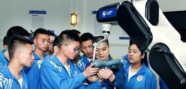 中考|职业高中教育怎么了？家长怒吼：宁愿让孩子打工，也不去职高