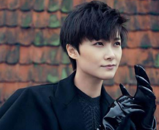 微博之夜|微博之夜明星站位很现实，两大顶流肖战蔡徐坤靠边站，C位火了16年