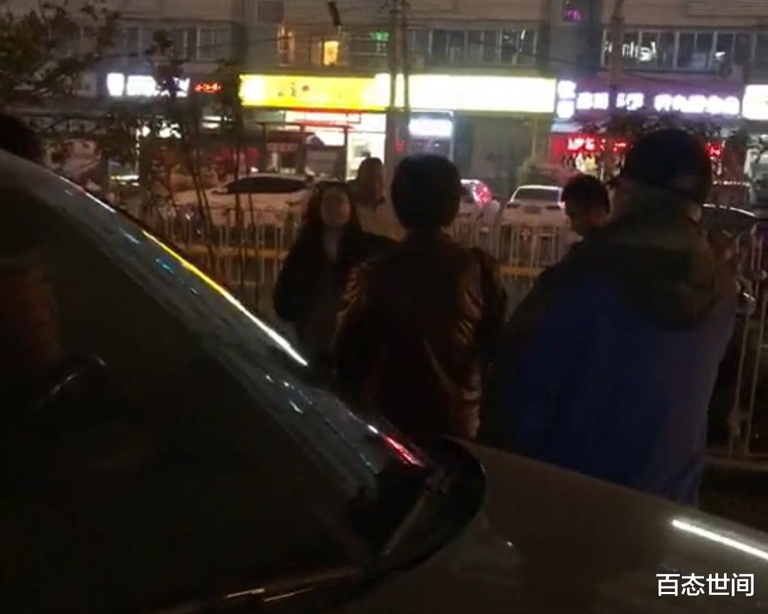 已婚男子在网上诚征20岁女友,孕妻在街头痛诉:保证书写了几十份
