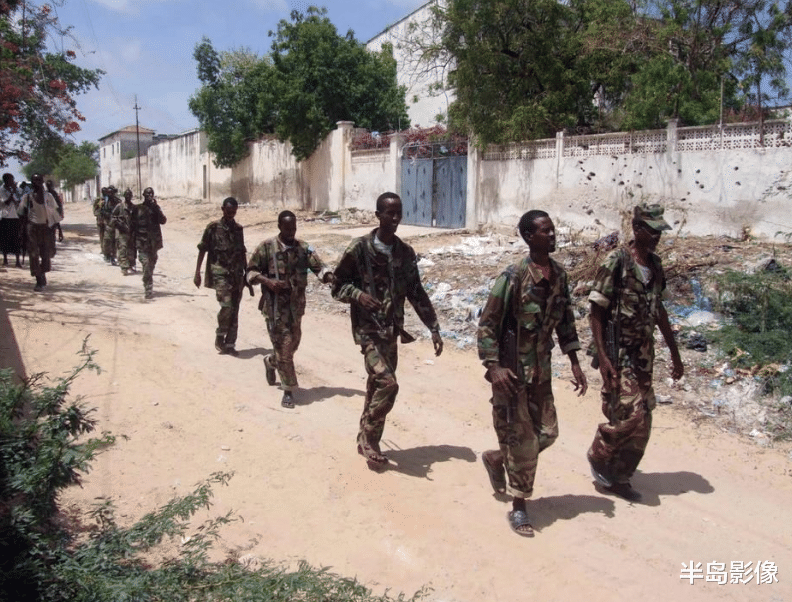 非洲 网友在非洲打工，告诉你非洲人为什么打仗不行？