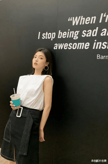 衣在配不在贵|女篮杨舒予走红,神似男星“陈伟霆”,穿T恤时的样子又飒又酷