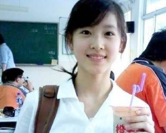 章泽天|比刘强东大5岁的丈母娘长啥样？看了本人照片后，网友表示自闭了