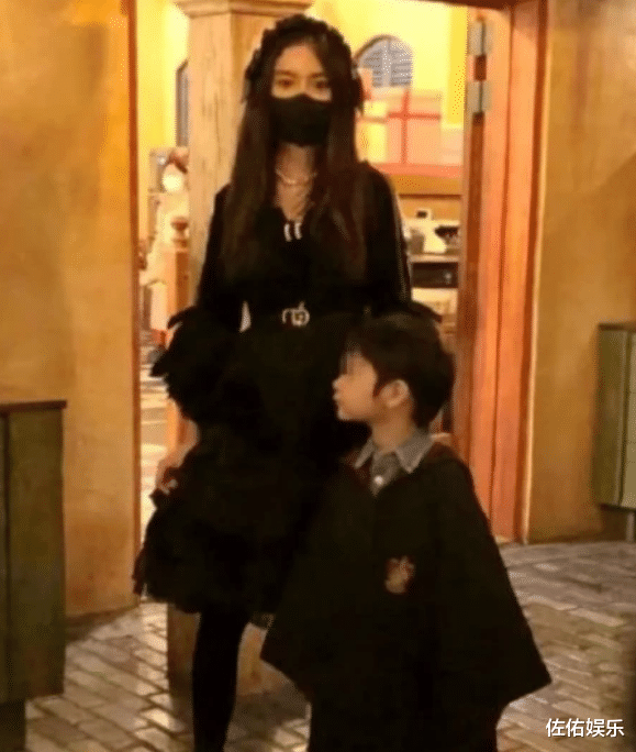 黄晓明|baby公开最新行程受期待，和黄晓明秀恩爱后越来越有女人味