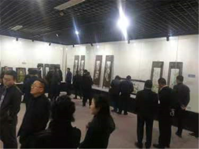 金色甘州 甘泉公园喜赏光影艺术  三缘馆里乐享精神佳宴