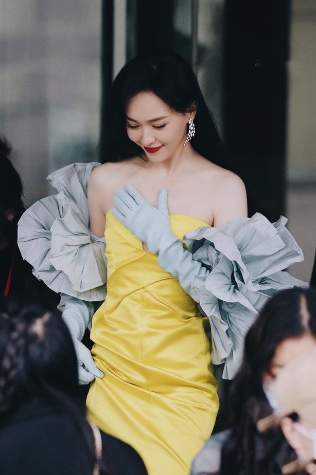 赵丽颖|赵丽颖离婚早有征兆！往日采访被扒信息量巨大，对婚姻恐早已死心