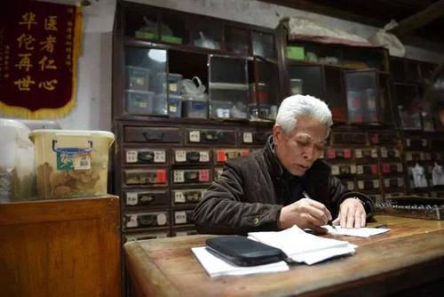 清源净流|农村老中医不外传秘方！针对灰指甲，再也不用花钱去医院强制拔甲