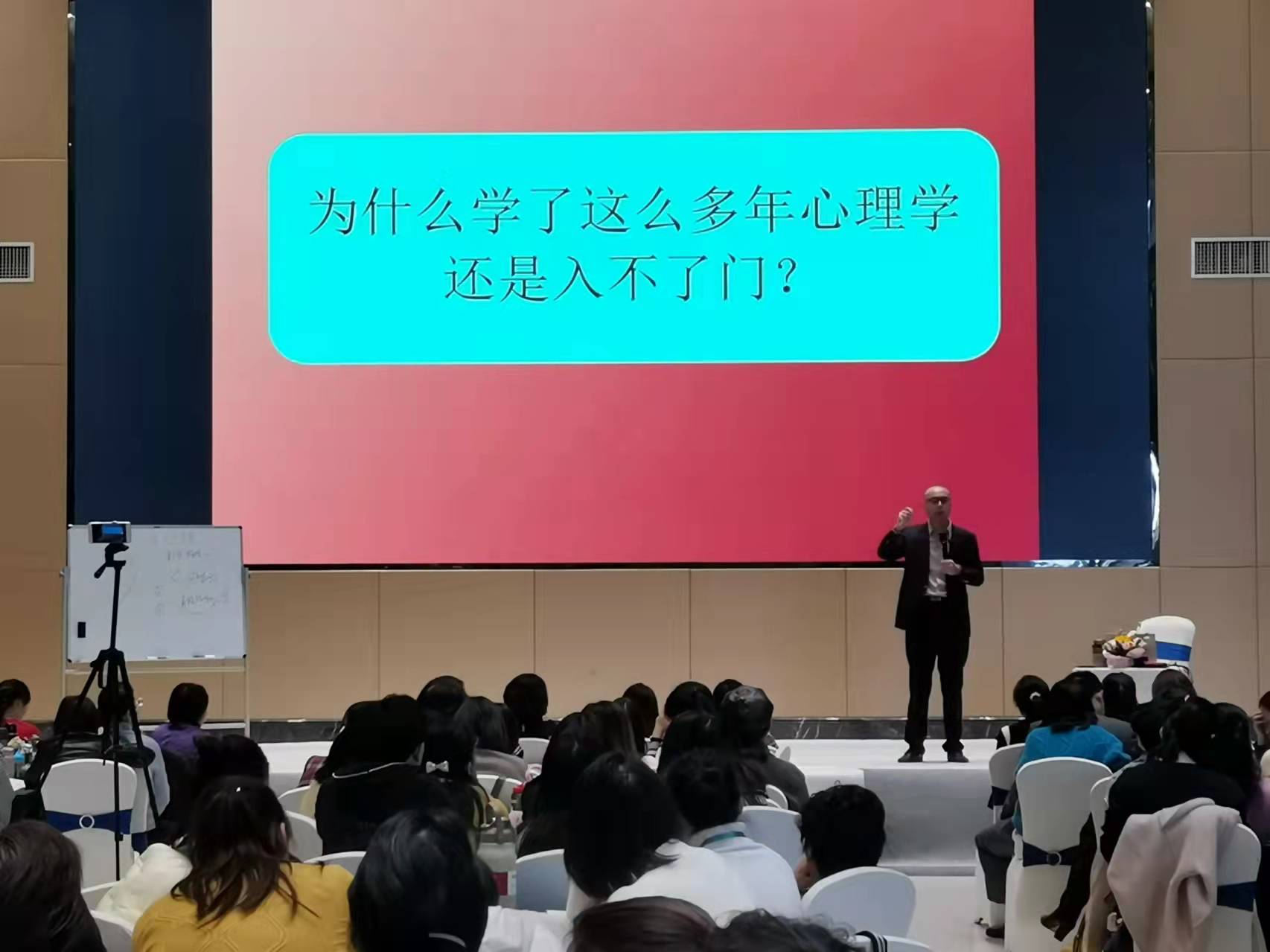 肖战|肖战没有错，错的是《王牌部队》的导演 。