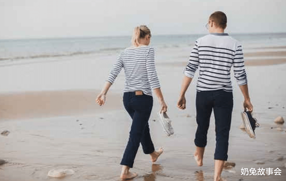 奶兔故事会|凌晨两点,老婆带着饭菜去安慰男闺蜜,第二天回家,老公:离婚吧