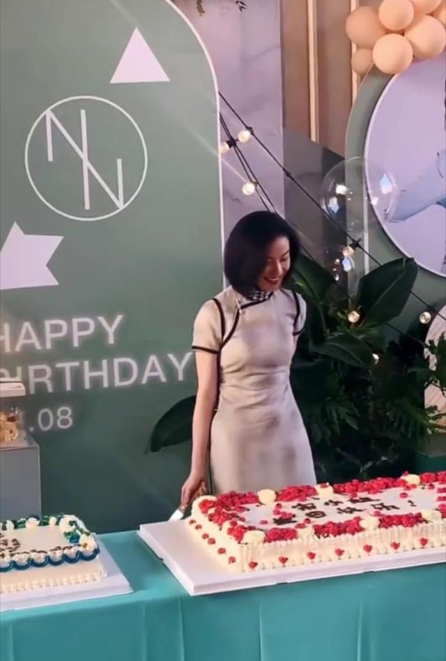 张哲瀚|倪妮剧组庆生，穿旗袍配短发优雅知性，同框邓伦好身材抢镜