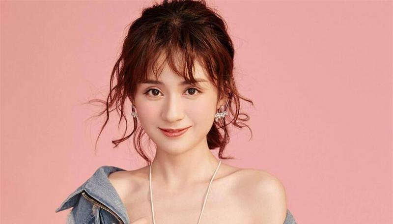 乔晶晶|《你是我的荣耀》佩佩最佳神助攻，坦率的她最终也收获了幸福