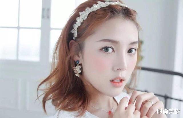 米饭|有种尴尬叫女星不画眉，妆后判如两人眉毛淡稀，让人疲惫显老