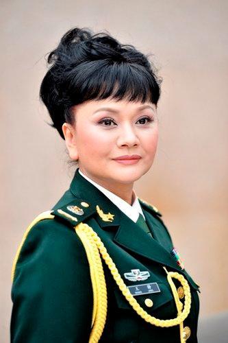 王静|著名歌唱家王静：离开聂卫平后，她独自抚养儿子的艰辛岁月