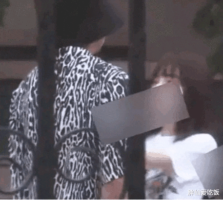 李小璐|李小璐带女儿去贾乃亮家拜年，两人打情骂俏疑似复合了？