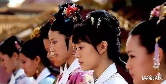 甄嬛|殿选甄嬛有三次被撂牌子的机会，她为何要表现伶俐，一一避开？