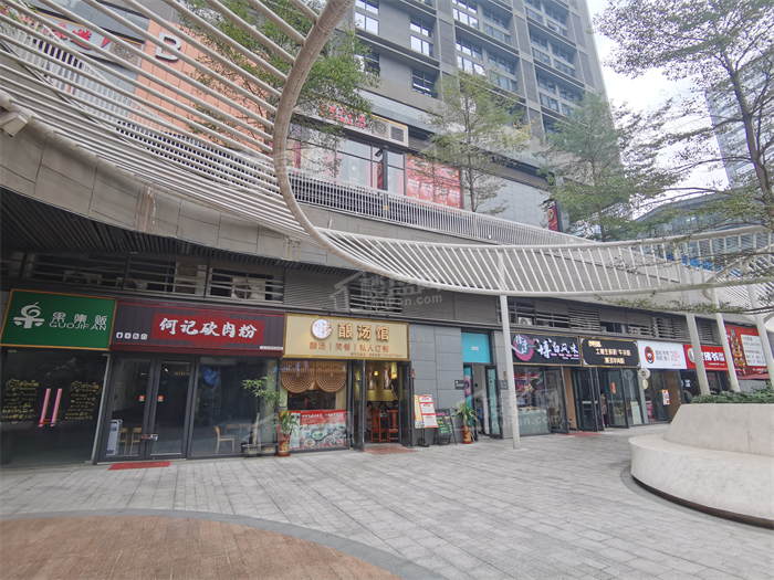 万科|南宁五象总部基地商业生存调查：是欣欣向荣还是奄奄一息？