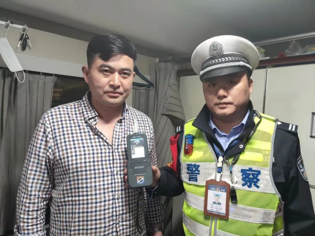 阜阳那些事 刚刚!交警突击夜查!皖KJC769没躲掉