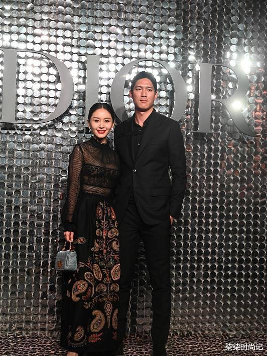 王子文|王子文携男友高调走红毯，全程紧贴似“连体婴”，23cm身高差抢眼