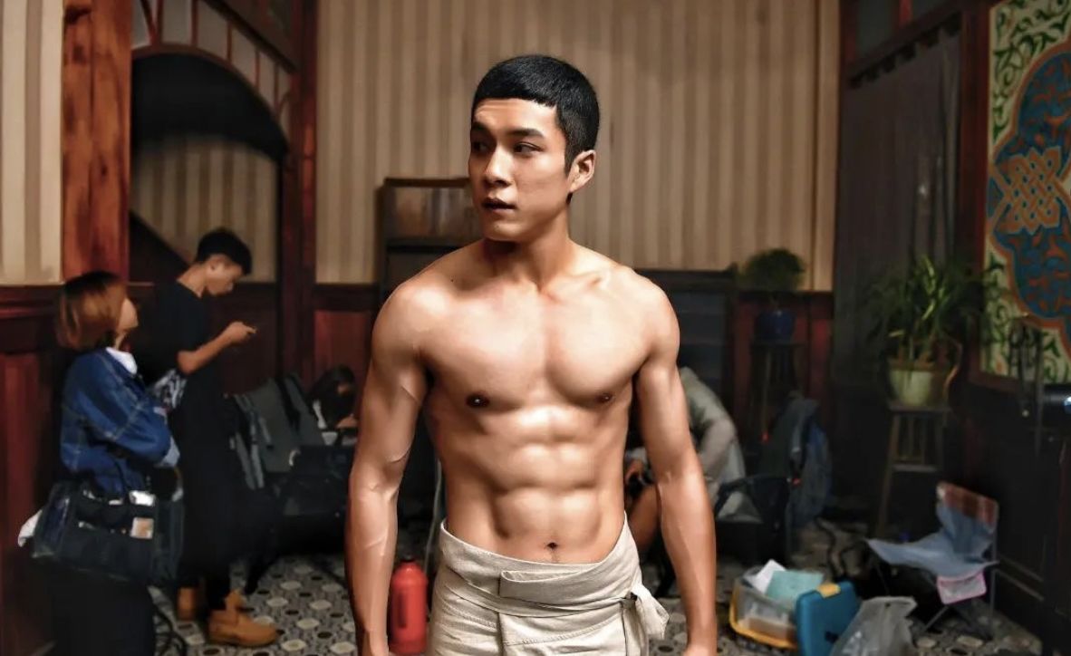 钟汉良|男版张雨绮靠肉体出圈，帅气外表迷人身材圈粉无数，一般人难匹敌