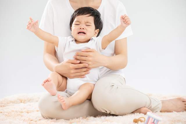 凝妈悟语|孩子动不动哭闹、发脾气,不打不骂不哄,教他告别“坏情绪”就好