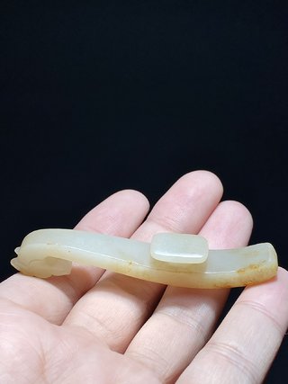 和田玉籽料|明 和田玉籽料 白玉 龙首 带钩 把件挂件