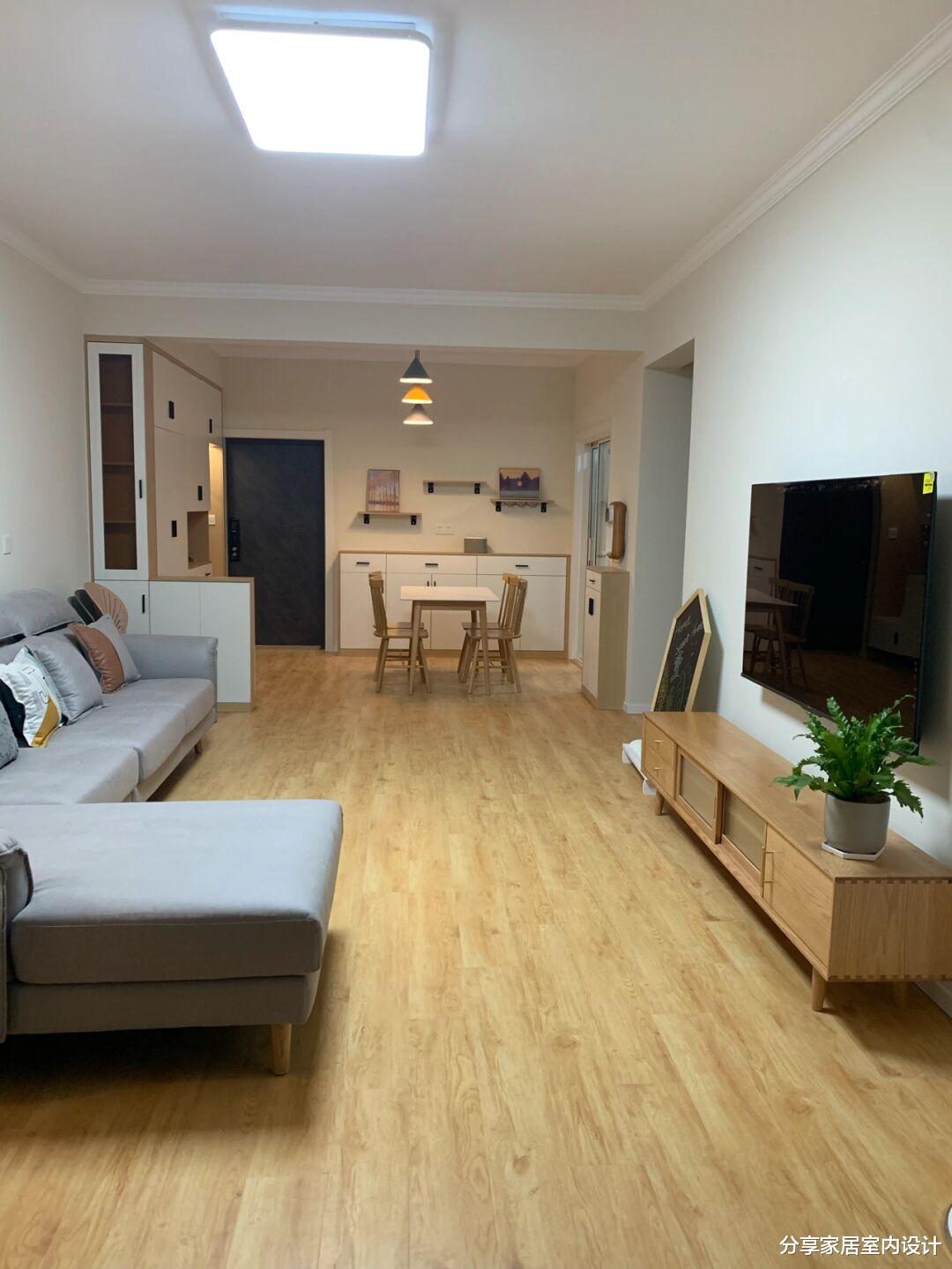 90后第一套房子,坚持不做吊顶不做电视墙,完工后特别满意!