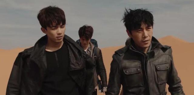 款款翩翩 《沙海》吴邪王胖子祭拜潘子，接小哥回家，这一幕你流泪了吗？