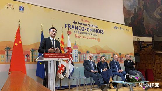 刘烨|刘烨大手笔！影院包场为老婆庆生，混血娇妻穿羊毛大衣颜值高级似明星