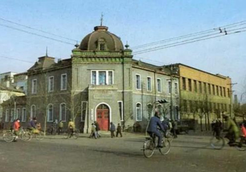 永吉 1955年东北扫黑纪实II：地头蛇金哥现身，打群架时摸出两把手枪