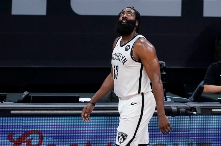 詹姆斯·哈登|?12球30+14+15！哈登三分殺死比賽，歐文拖后腿，馬刺又來極限操作！