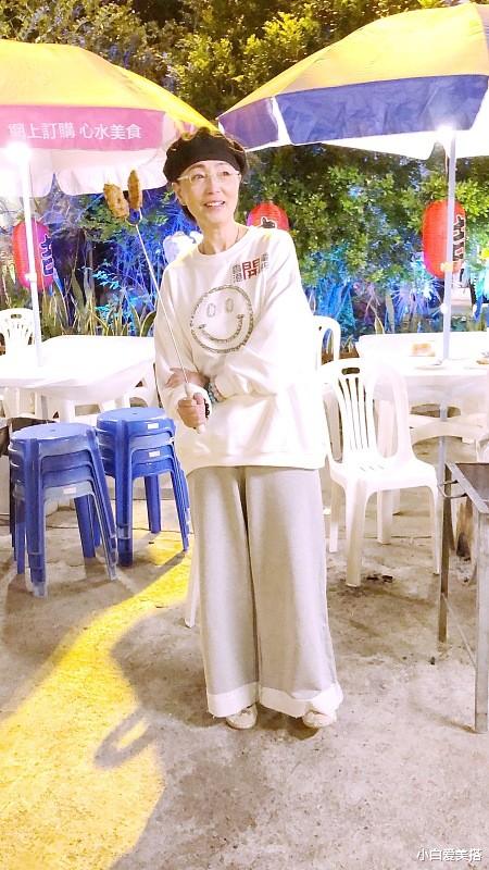 小白爱美搭|苑琼丹也逃不过“老年瘦”，虽宽松穿搭不显身材，但面部凹陷明显