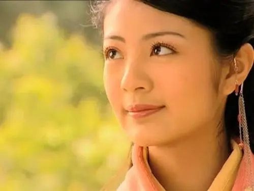 安以轩|她被誉为“黑道公主”,曾两段爱情被人截胡,如今被陈荣炼宠上天