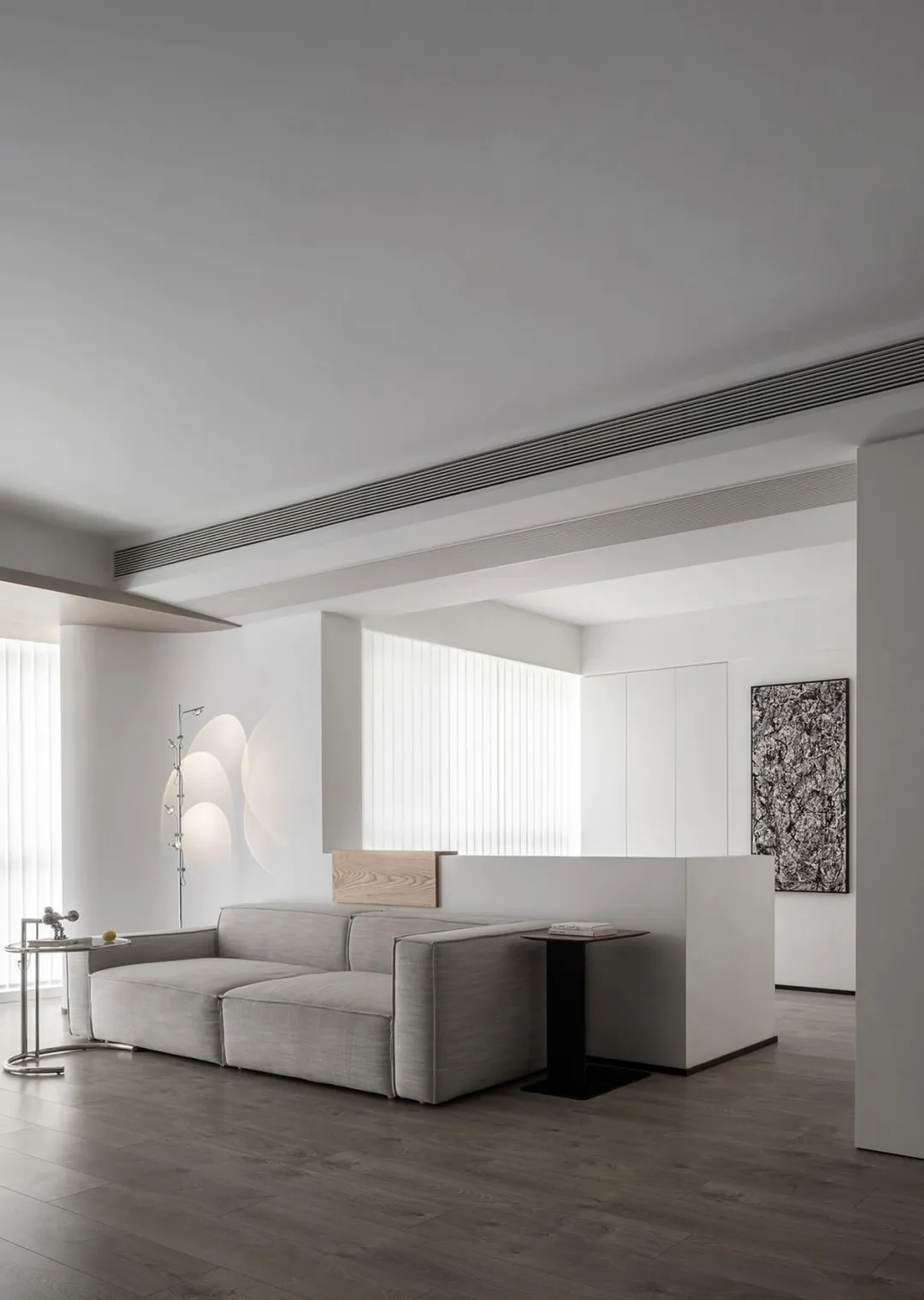 留白+不锈钢+原木风：123m2大平层精装房，改完后满屏高级感！