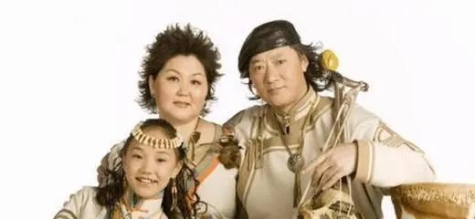 胡小小乖|曾红极一时的吉祥三宝,如今爸爸逝世,妈妈隐退,“女儿”大变样
