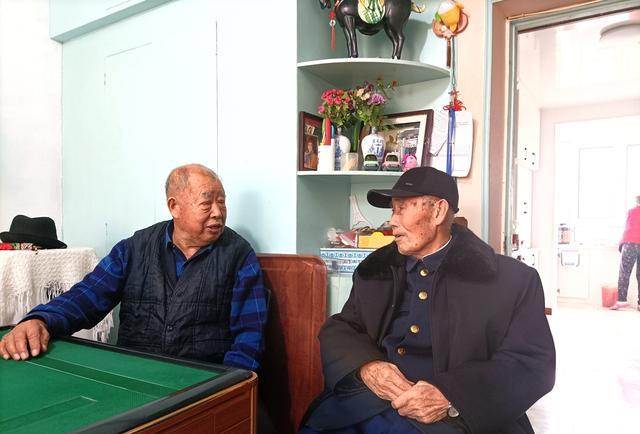 旅顺老李头 旅顺黄金街干休所听过雷锋作报告的两位老人
