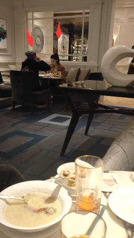 黄晓明|潘玮柏火锅店开业携老婆现身，等候上车默契足，宣云晒合照为老公宣传